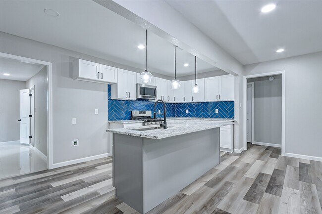 Building Photo - 5914 Carew St