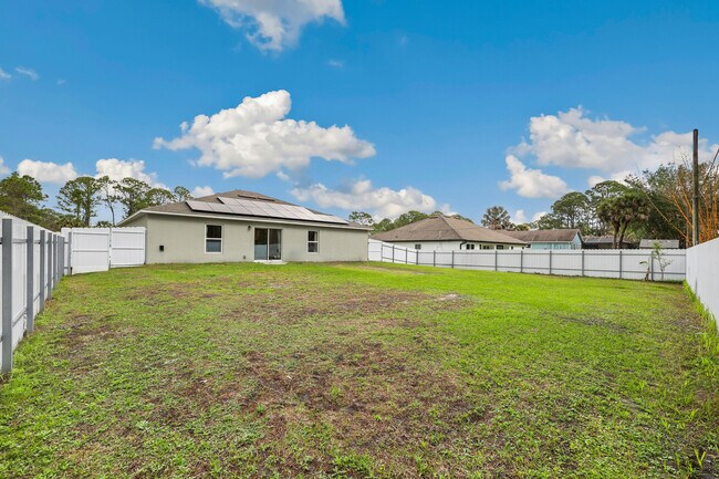 Building Photo - 1316 Gibralter St SW