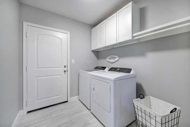 Building Photo - 7926 Ridgeview Dr