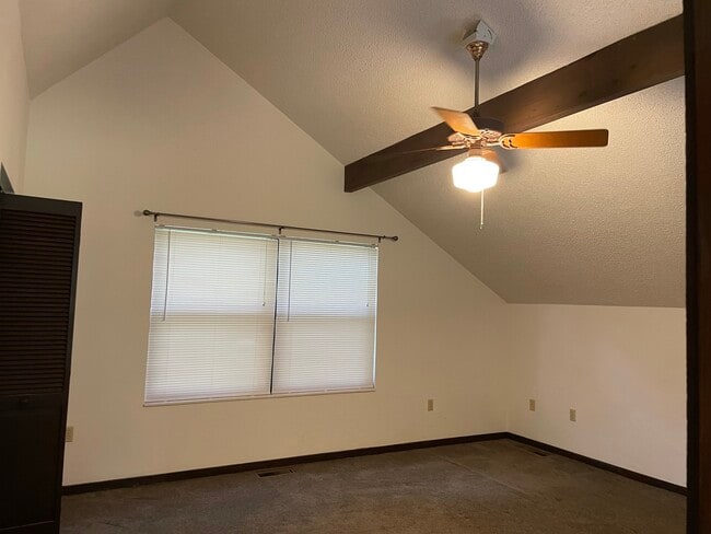 Building Photo - 1375 Cameron Ave