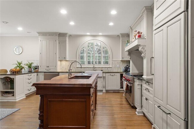 Building Photo - 415 Lyerly Pointe