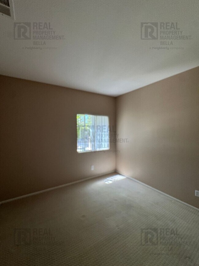 Building Photo - 756 Conlon Dr