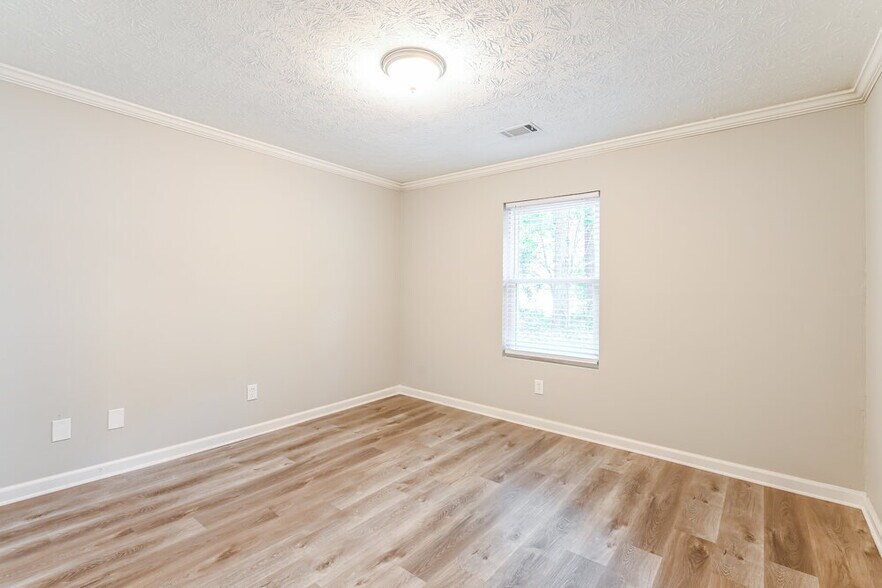 Building Photo - 540 Ansley Dr
