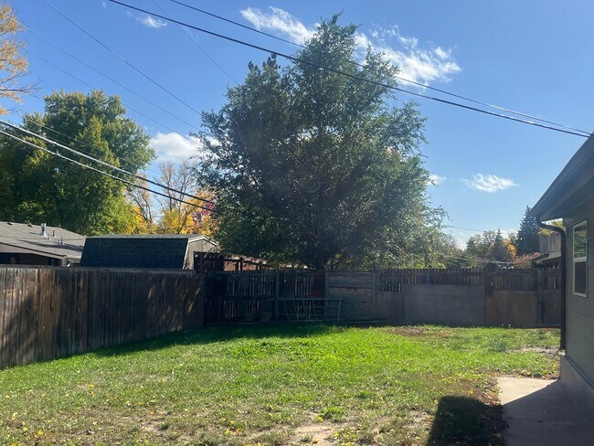 Building Photo - 6448 Iris Way