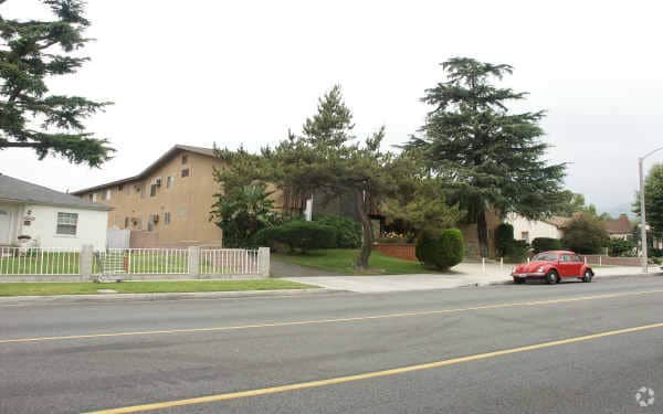 Primary Photo - Pine Terrace