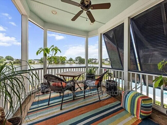 Building Photo - 1597 Rivertowne Country Club Dr