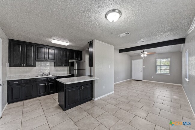 Building Photo - 580 Plaza Ct