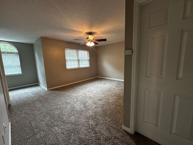 Building Photo - 2 Bedroom/2.5 Bath in Lyn Mar Downs