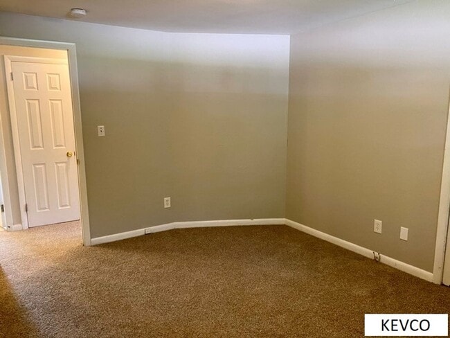 Building Photo - Ranch-Style Home in Campus West, Near Foothills