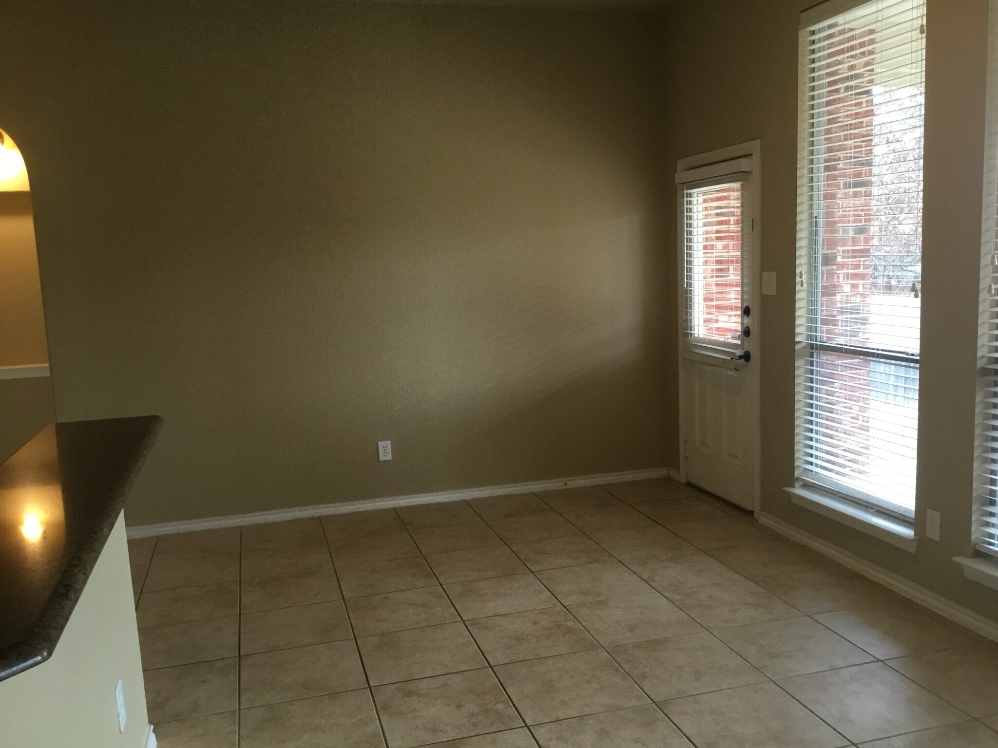 Building Photo - 4112 Chloe Ln