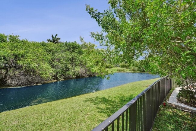 Building Photo - 21461 Sawmill Ct