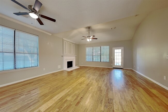 Building Photo - 6 E Summer Storm Cir