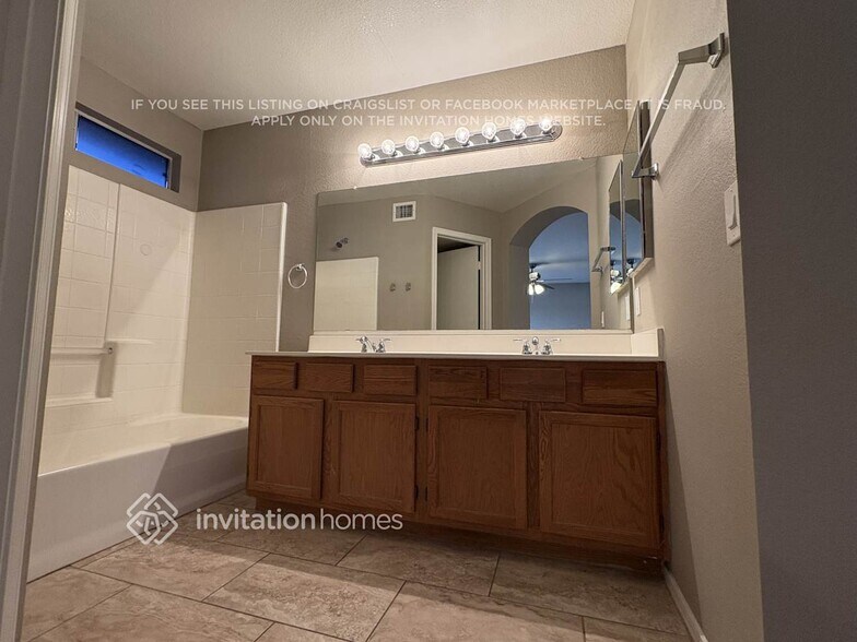 Building Photo - 16487 N 67th Dr