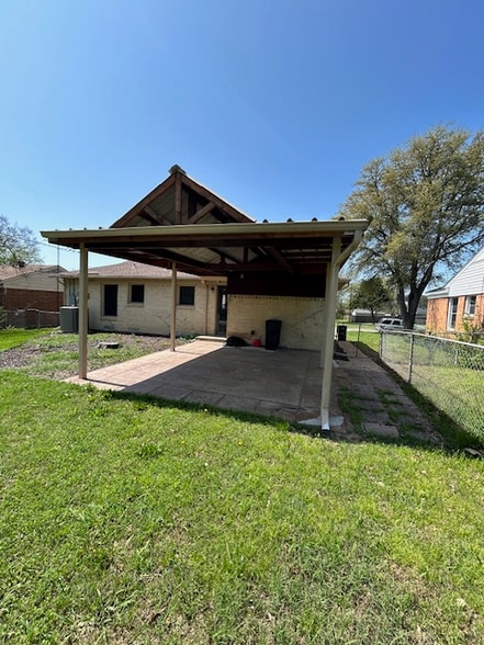 Building Photo - 414 Freeman St