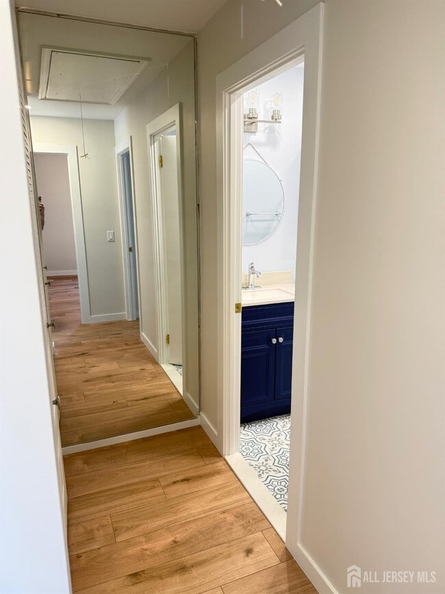 Building Photo - 1511 Pebble Pl