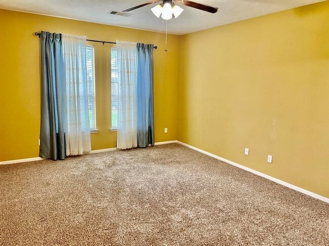 Building Photo - 25106 Hazel Ranch Dr