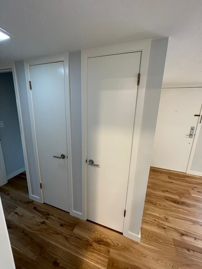 Building Photo - 36 Redwood Ave