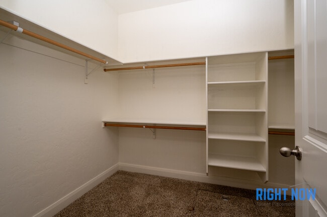 Building Photo - 4648 N Elisha Ave