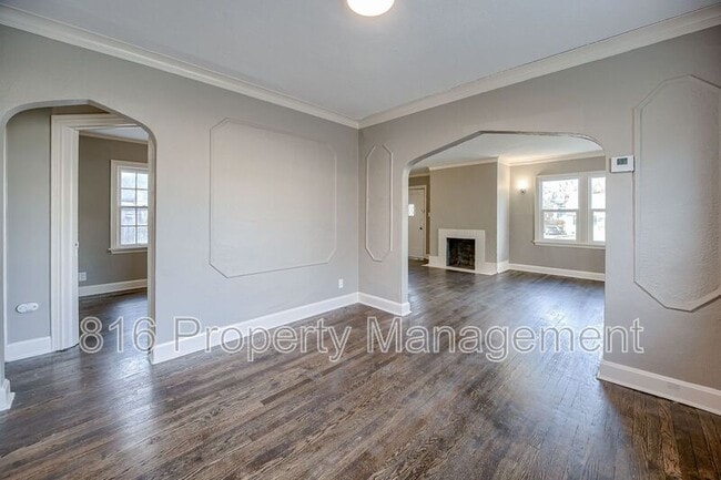 Building Photo - 2819 E 63rd St