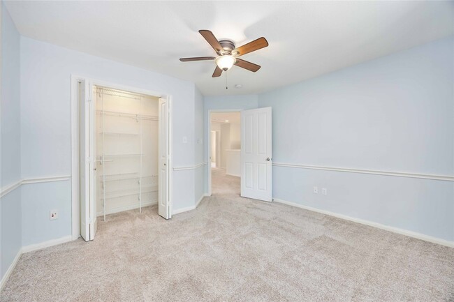Building Photo - 11 Alden Glen Ct