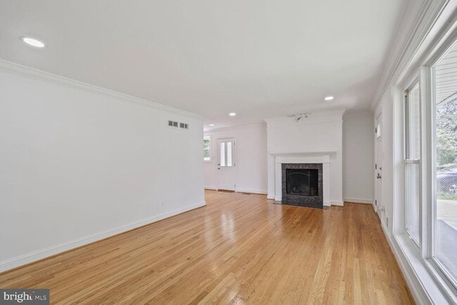 Building Photo - 10213 Duvawn Pl