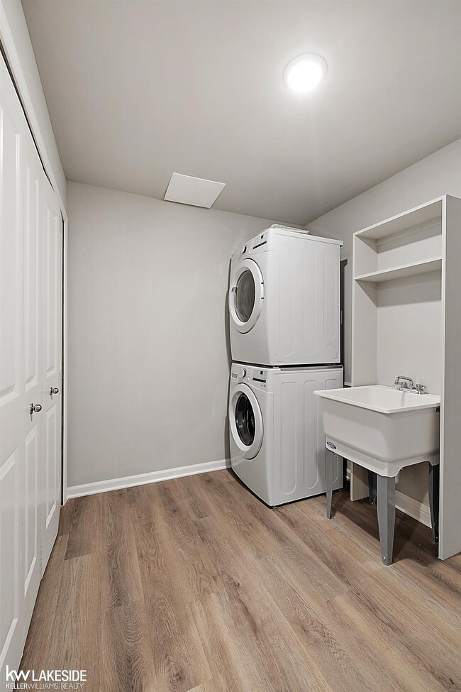 Building Photo - 51410 Tides Dr