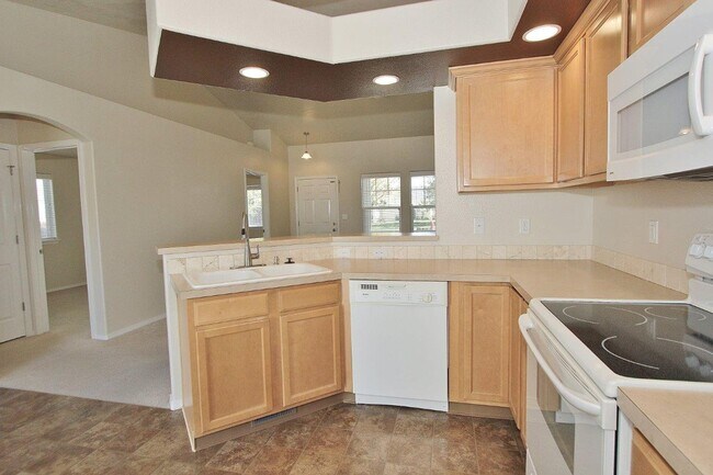 Building Photo - Immaculate Single-Level Home