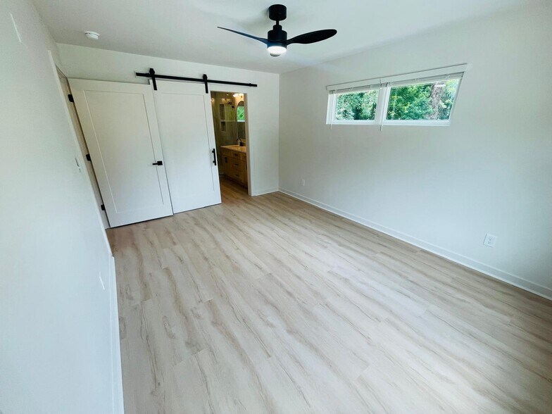 Building Photo - 4444 W Tyvola Rd