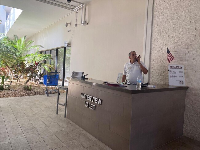 Building Photo - 20515 E Country Club Dr