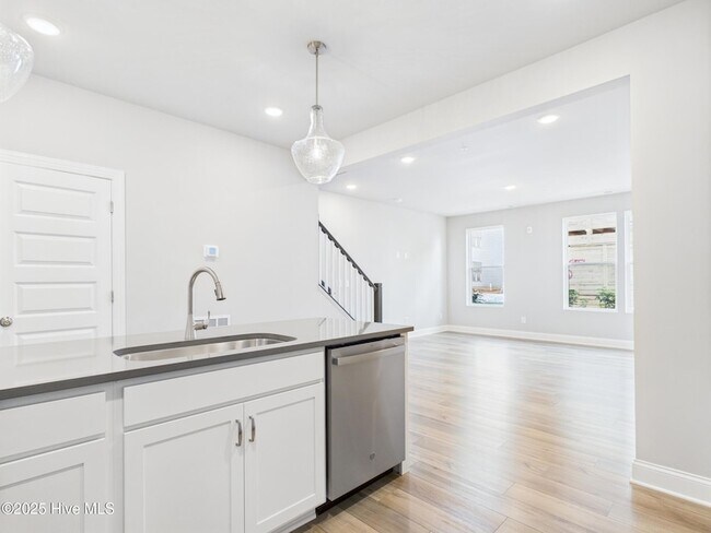 Building Photo - 1251 Shaw View Aly