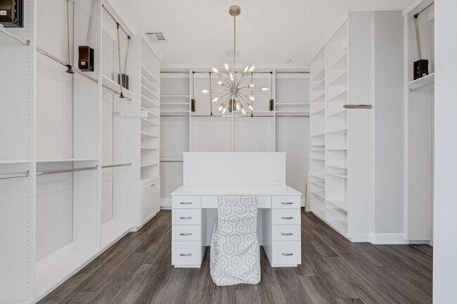 Building Photo - Executive Luxury Living with Unmatched Cit...