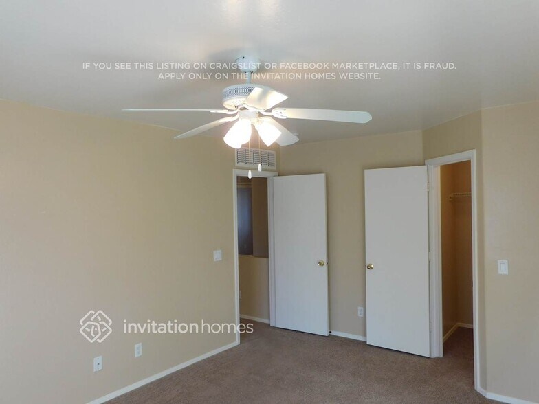 Building Photo - 12921 W Fleetwood Ln