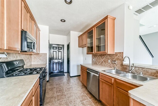 Building Photo - 12411 Lark Fair Ln