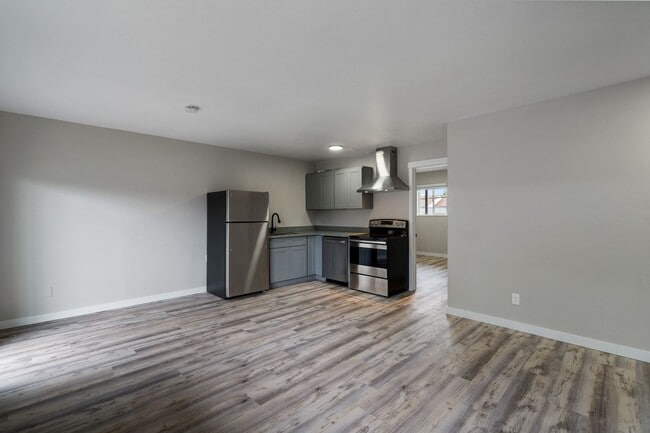 Building Photo - 2BR with dishwasher, on site laundry!