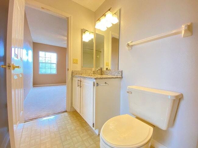 Building Photo - 3708 Molona Dr