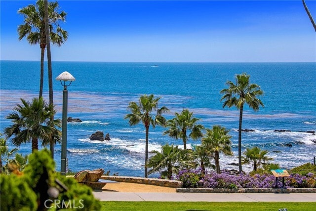 Building Photo - 376 Cliff Dr