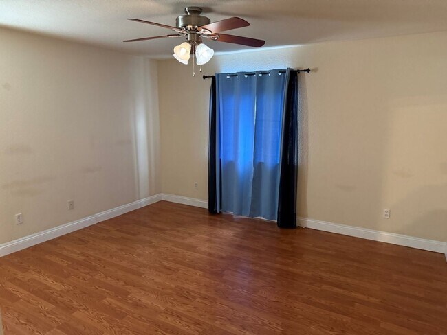 Building Photo - Modern 4 Bedroom w/ Loft Stonegate Area Vacaville *Star Rentals