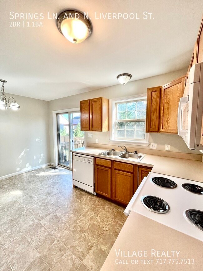 Building Photo - 155 Springs Ln