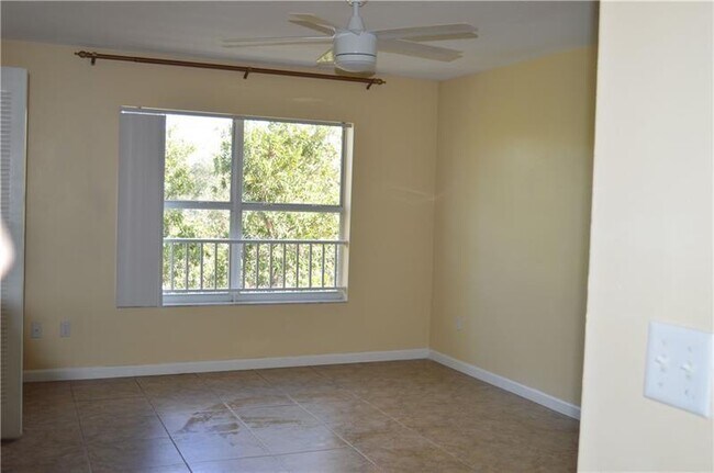 Building Photo - 5550 NW 61st St