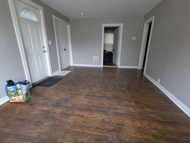 Building Photo - 302 Caroline Ave