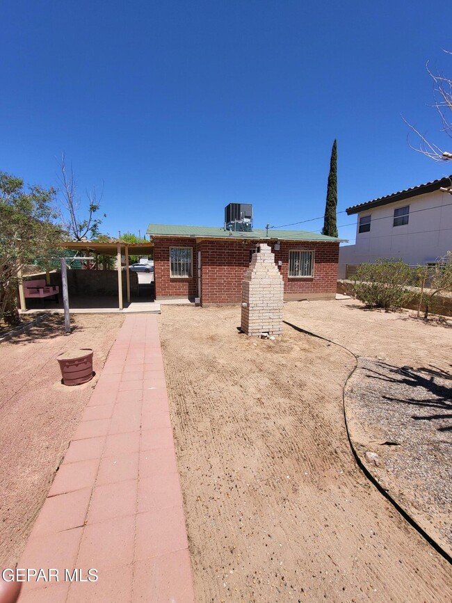 Building Photo - 3134 Van Buren Ave