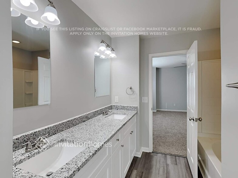 Building Photo - 6121 Fazenda Drive