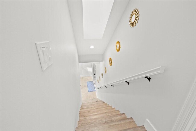 Building Photo - 3001 Jasmine Ct