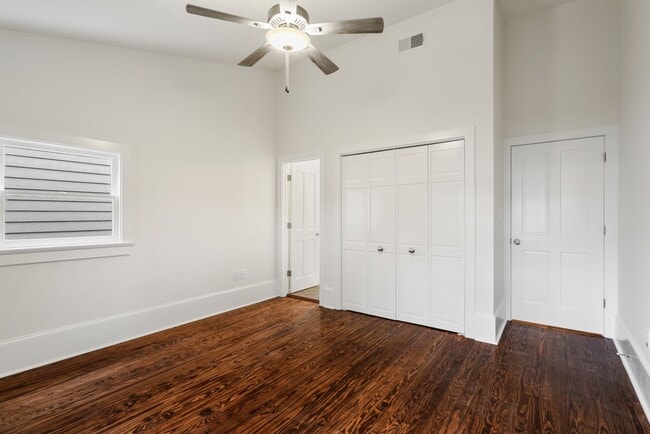 Building Photo - Gorgeous 2BD/2BA Uptown
