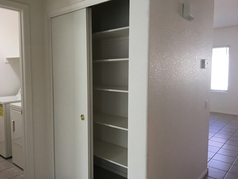 Building Photo - 9128 W Berkeley Rd