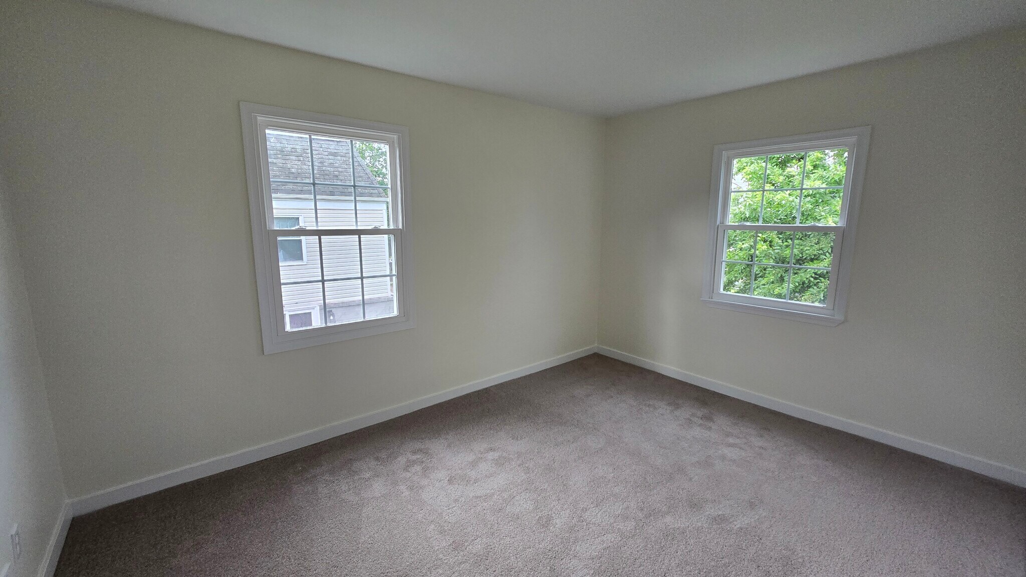 Building Photo - 2423 Bloomsdale Rd