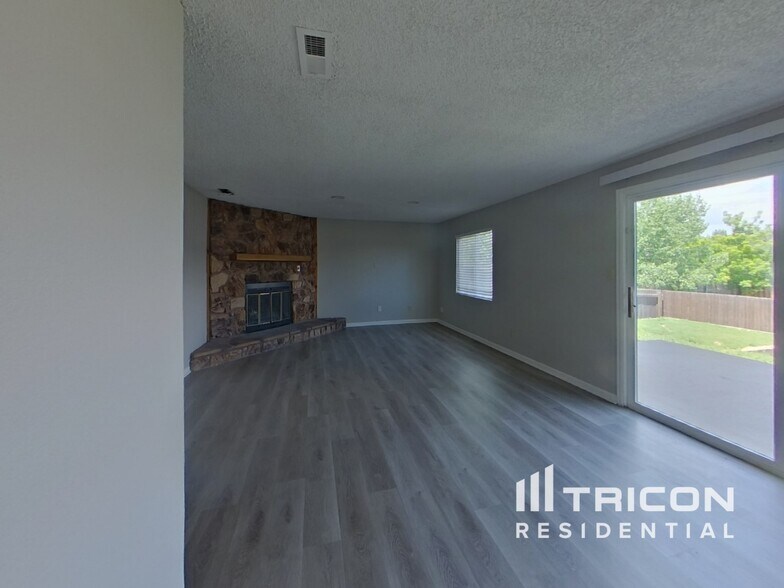 Building Photo - 7520 Dove Creek Cir