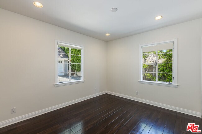 Building Photo - 11339 Thurston Pl