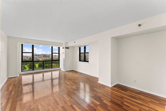 Building Photo - 170 Tremont St