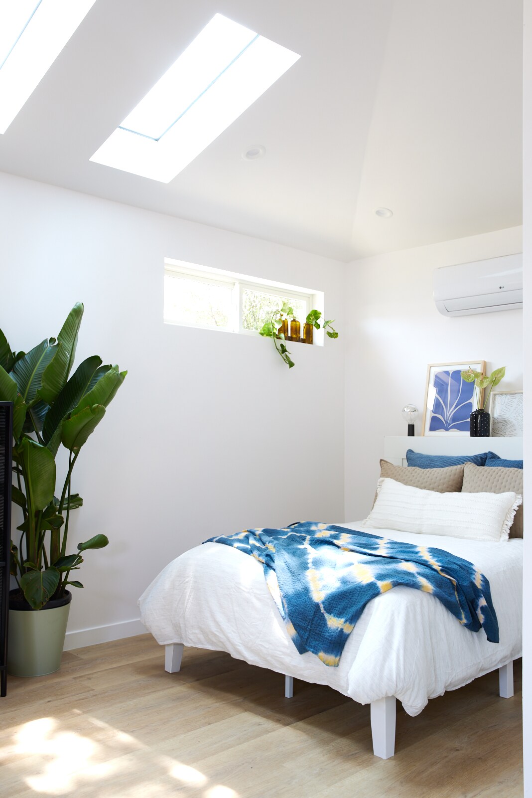 Building Photo - 10937 Pickford Way